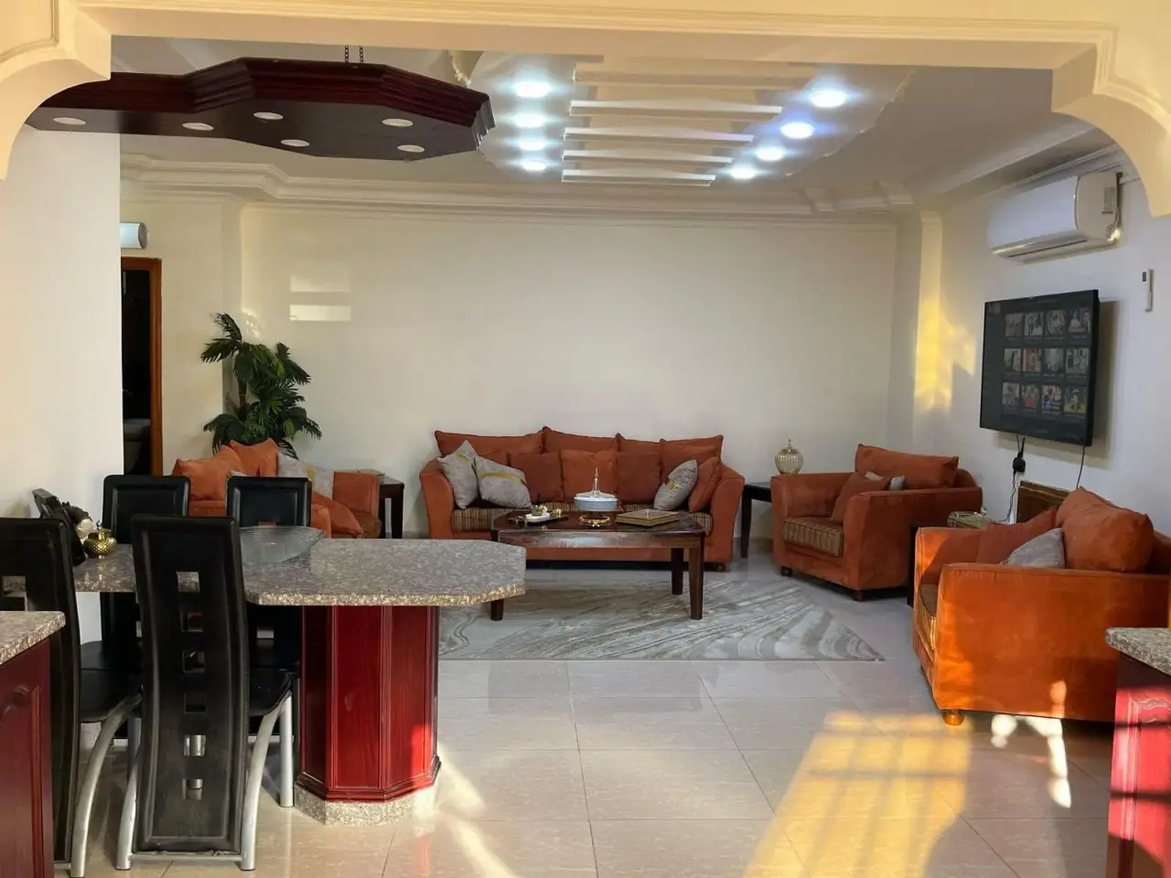 Opposite the medical school at Al Lawazem Circle, furnished 170 m² flat with view balcony