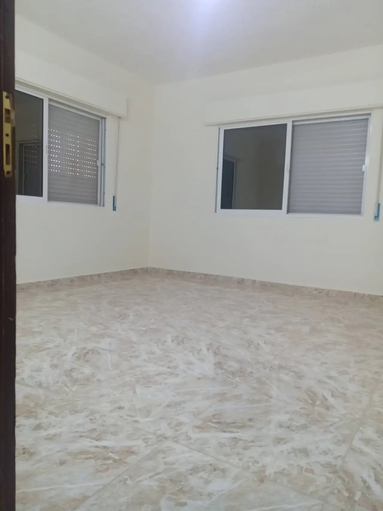 Aydoun, Irbid: new unfurnished three-room apartment of 130 m² for rent
