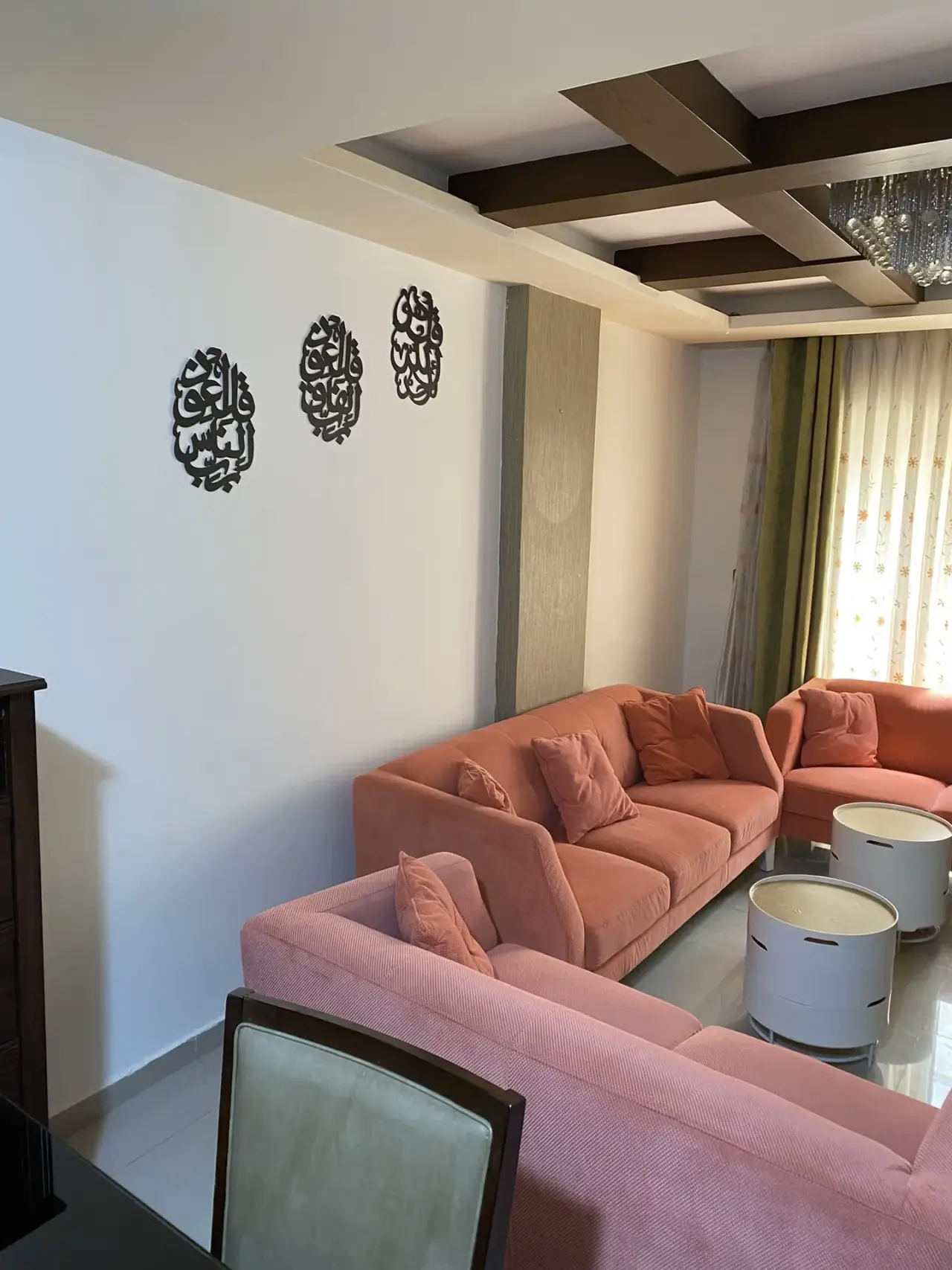 Furnished 2-bedroom ground-floor apartment with outdoor yard for rent in Al Hay Al Sharqy, Irbid