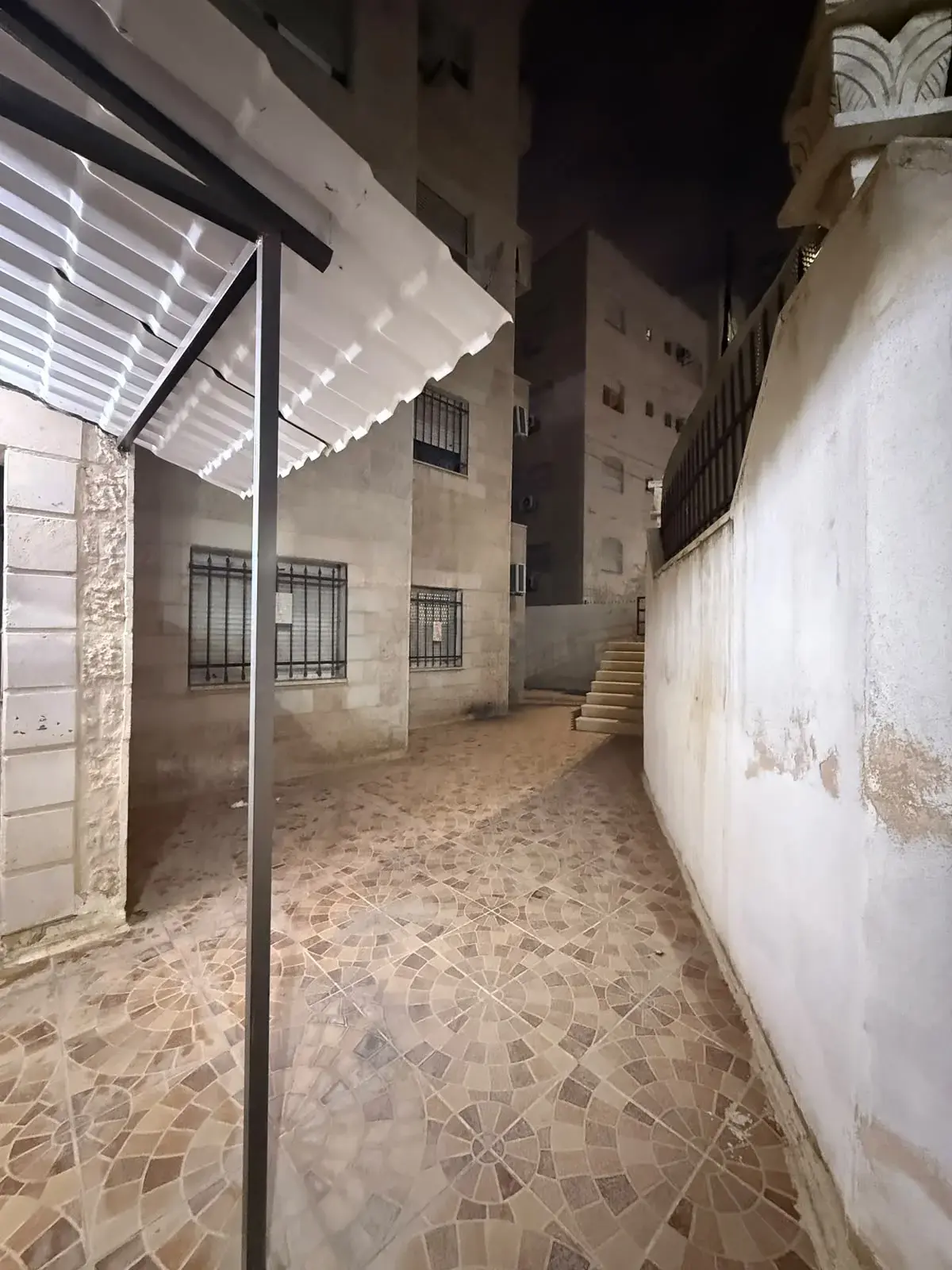 شقة للإيجار في University Street – صورة 8