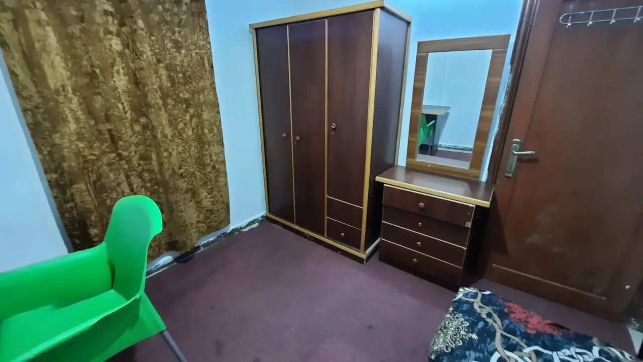 Apartment for rent in University Street – photo 5