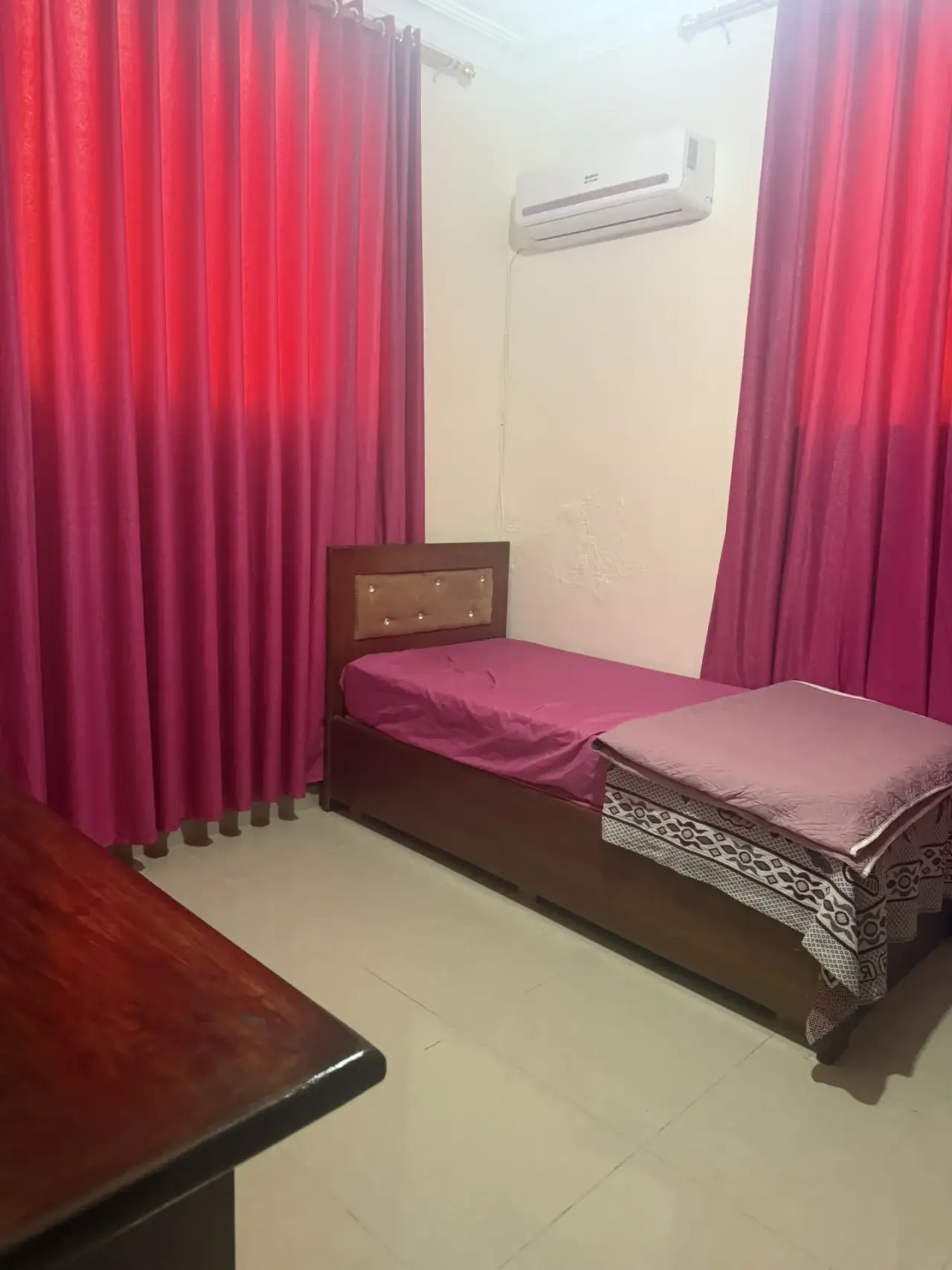 Apartment for rent in University Street – photo 2