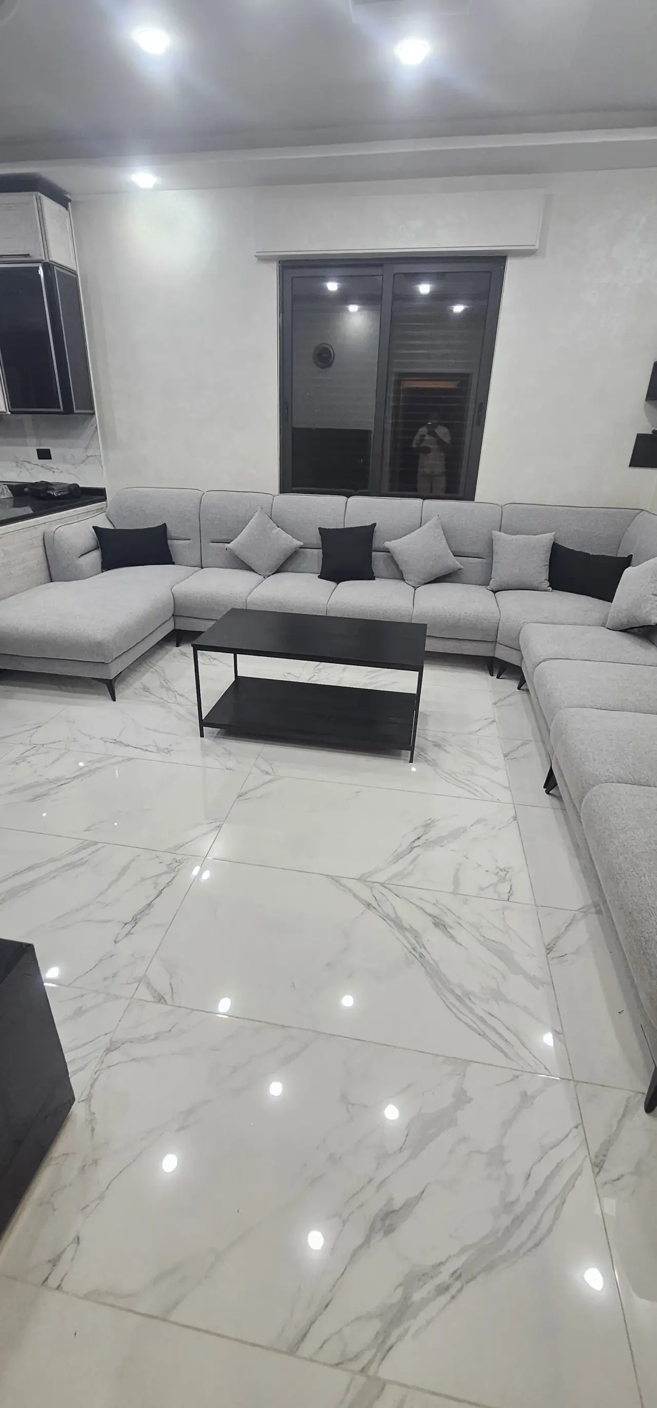 Villa quarter of Madinet El Sharq: new 3-bedroom flat with fitted kitchen for sale
