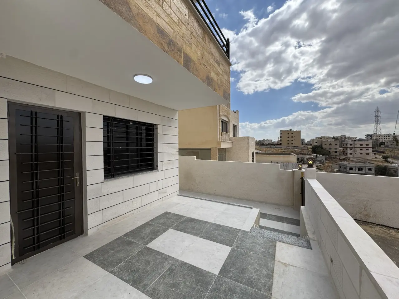 شقة للبيع في Al Hashemieh – صورة 9