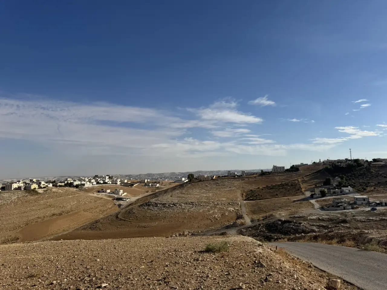 One-dunum plot on the highest peak of Graiba with views over Amman, Russeifa and Al Zarqa