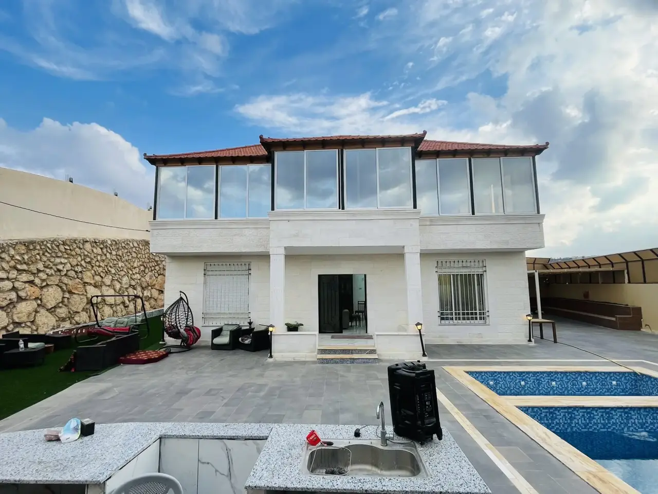 Al-Kamsha farm of 3.5 dunums with a modern house and pool
