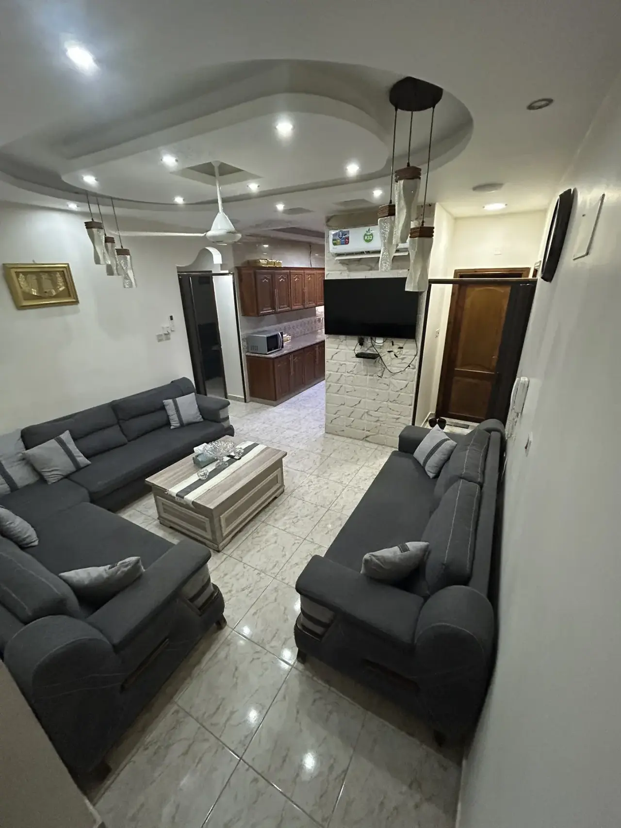 Apartment for sale in Al Sakaneyeh 9 – photo 2