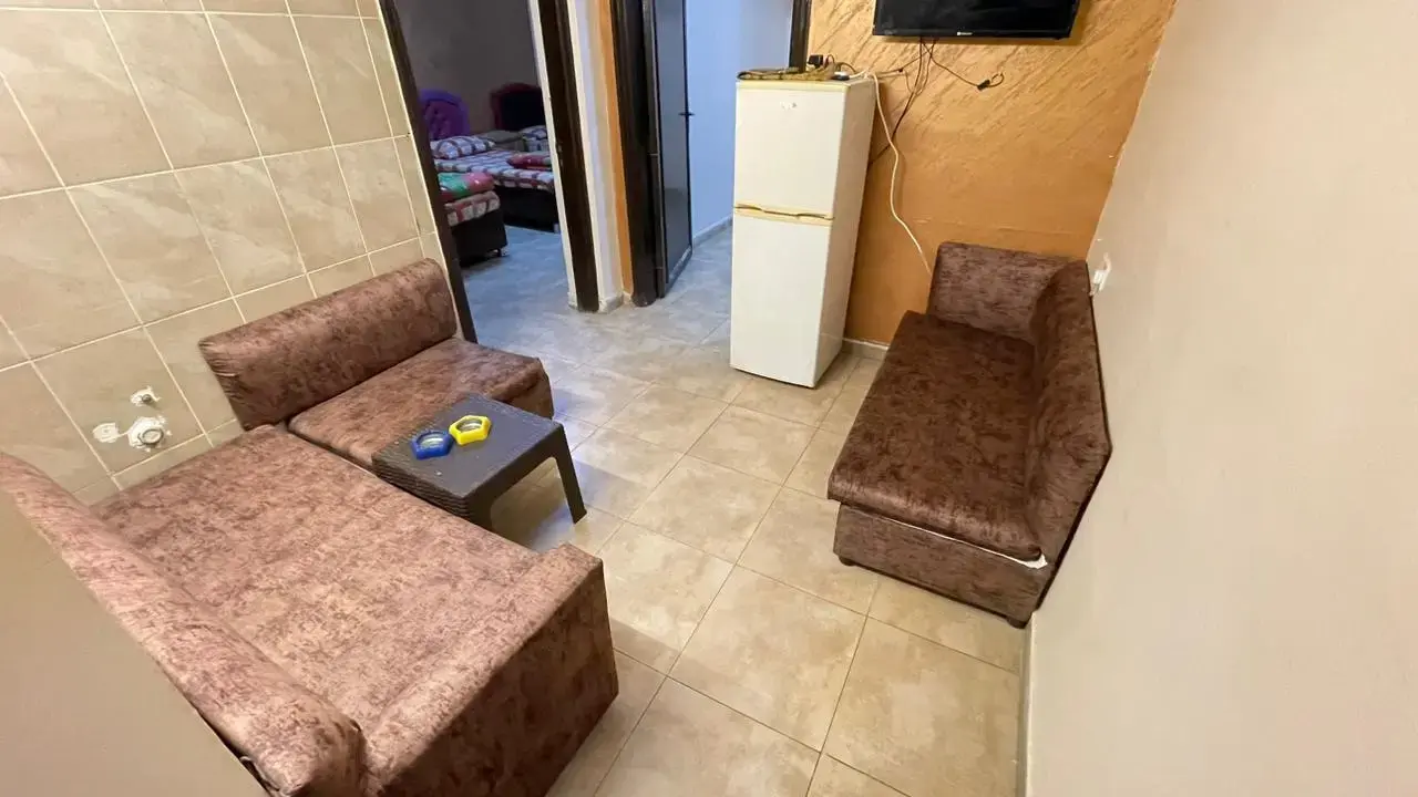 Daily rent in downtown Aqaba: furnished two-bedroom apartment