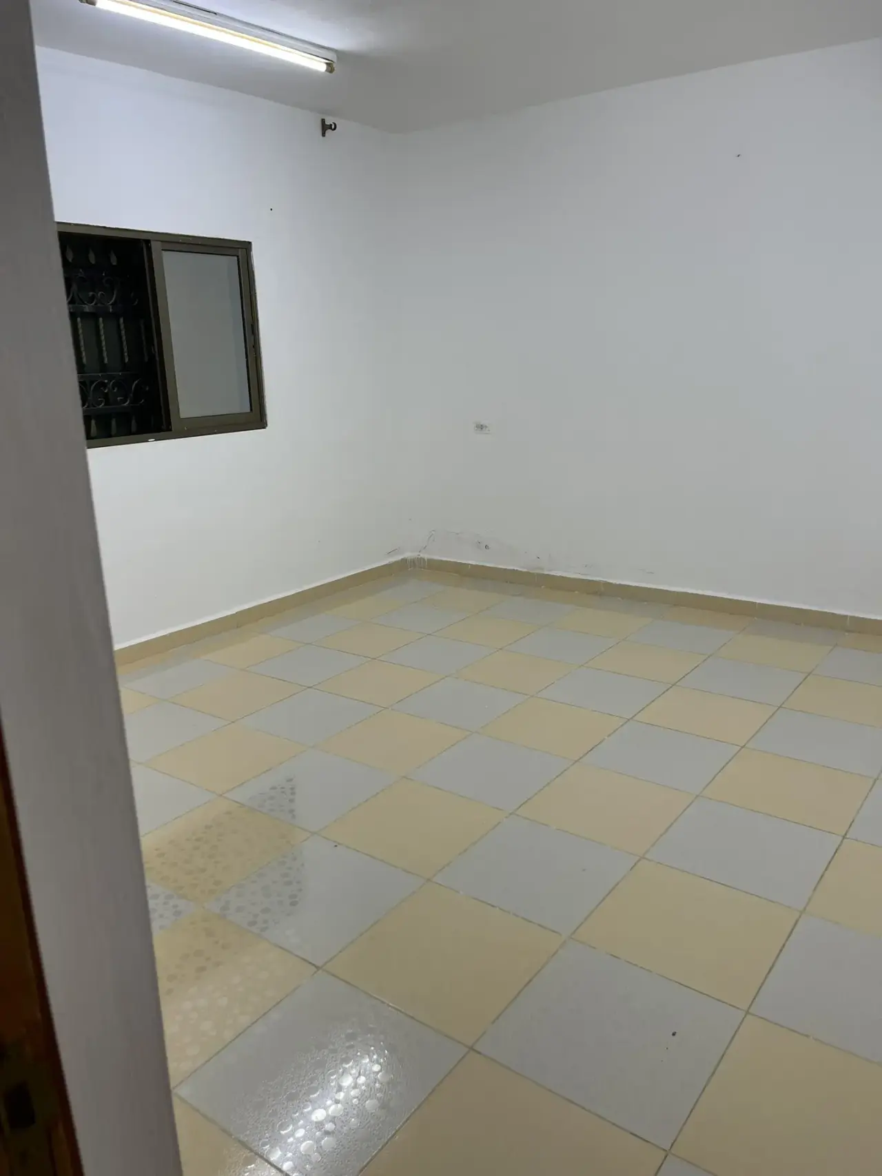 Near the health centre in Jerash: three-room ground-floor flat for monthly rent