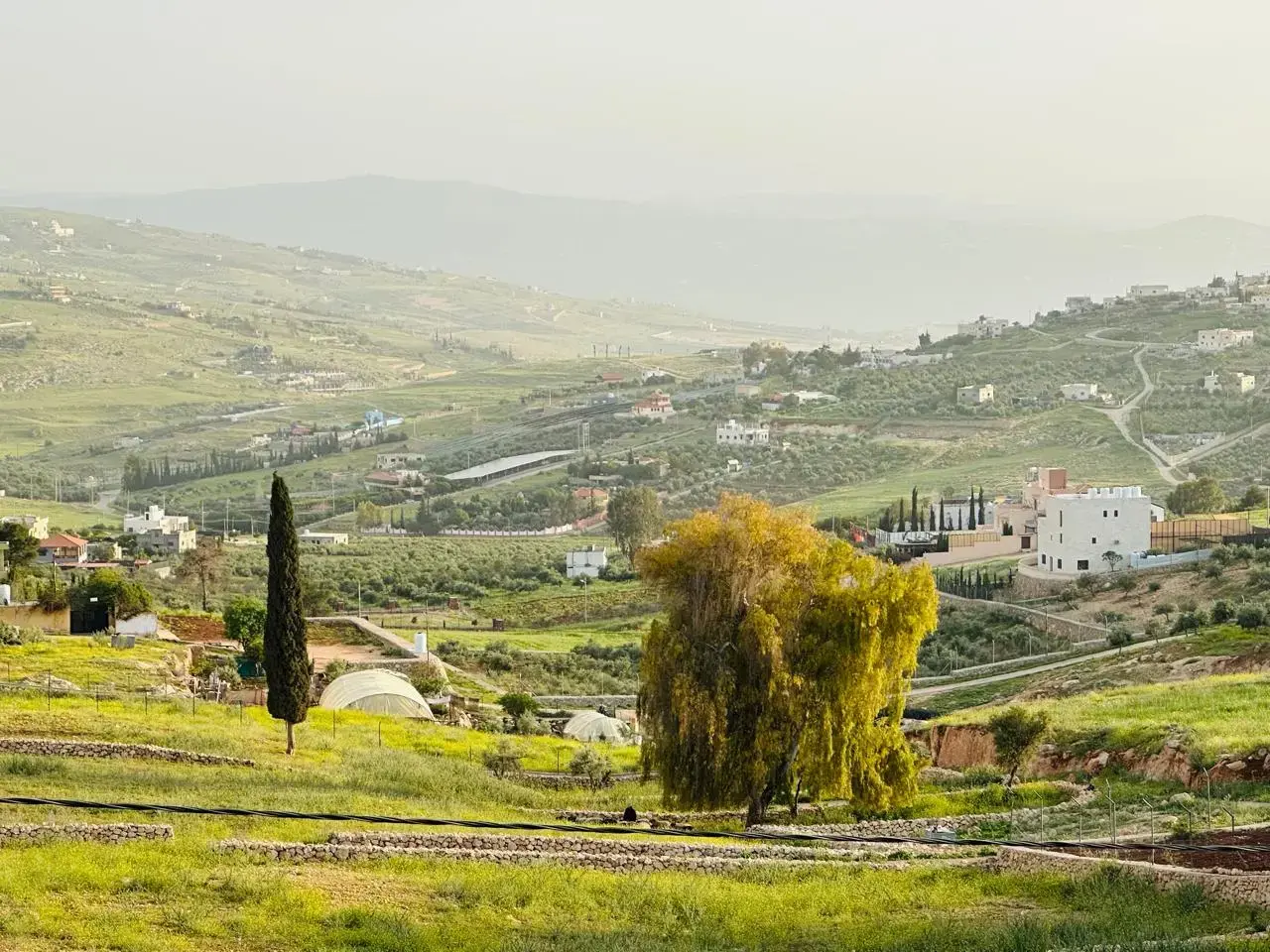 Um Qantara, Jerash: level 3.5-dunum plot among chalets with panoramic views