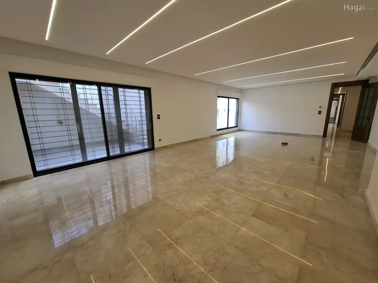 Photograph 2 of 9