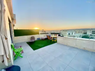 الصورة 2 من 12