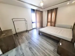 الصورة 2 من 12