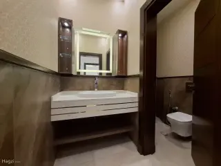 Photograph 9 of 12