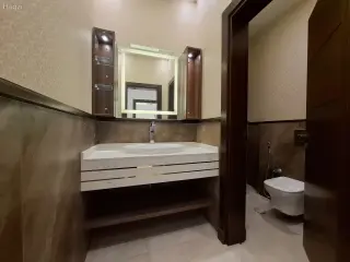 Photograph 2 of 10