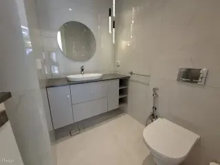 Photograph 4 of 8
