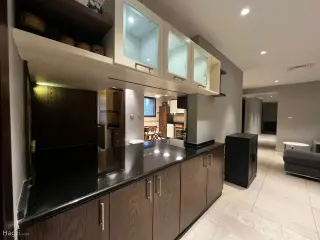 الصورة 2 من 12