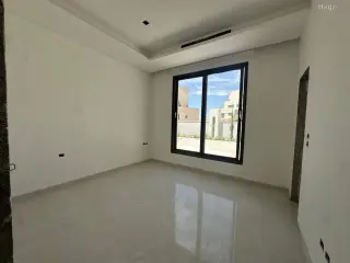الصورة 8 من 12