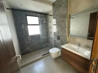 الصورة 10 من 12