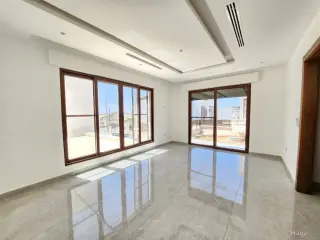 الصورة 2 من 12