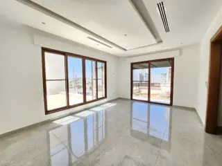الصورة 2 من 12
