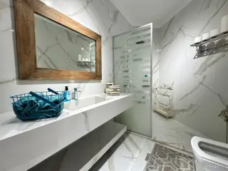 الصورة 2 من 12