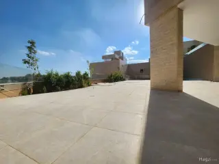 الصورة 2 من 12