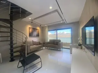 الصورة 2 من 12