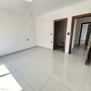 الصورة 3 من 12