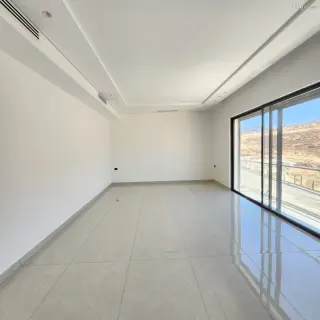 الصورة 12 من 12