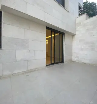 Photograph 3 of 12