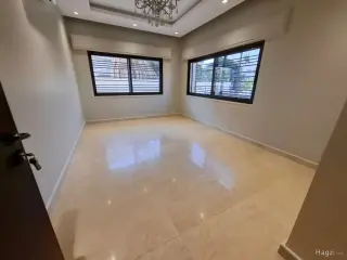 الصورة 10 من 12
