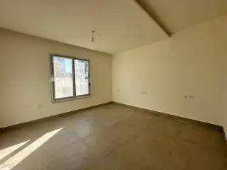 الصورة 4 من 8
