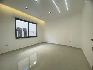 الصورة 10 من 12