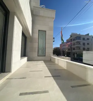الصورة 4 من 12