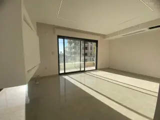 الصورة 2 من 12