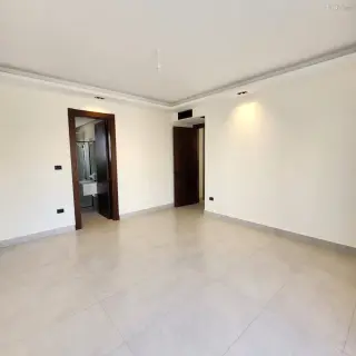 الصورة 10 من 12
