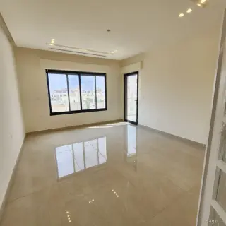 الصورة 2 من 12