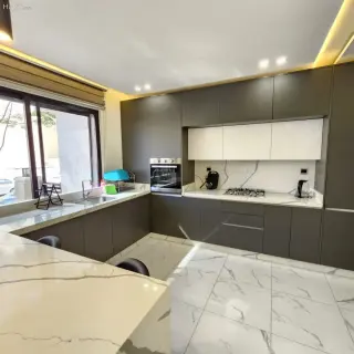 الصورة 2 من 10