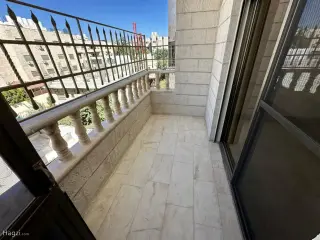 الصورة 6 من 12