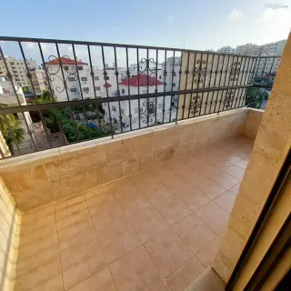 الصورة 1 من 12