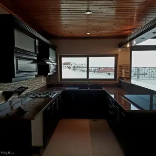 الصورة 12 من 12
