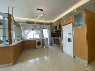 الصورة 2 من 12