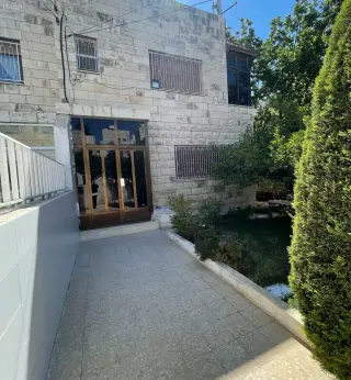 Photograph 9 of 9