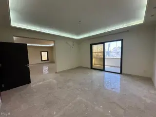 Photograph 2 of 12