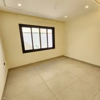 الصورة 4 من 12
