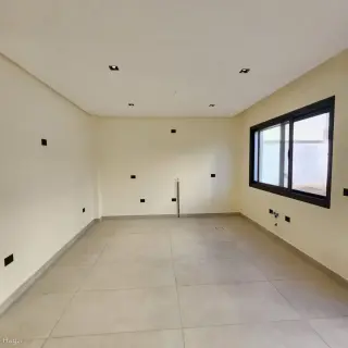 الصورة 6 من 12