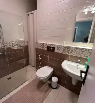 Photograph 4 of 12