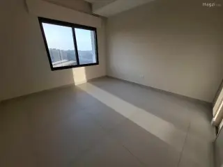 الصورة 2 من 12