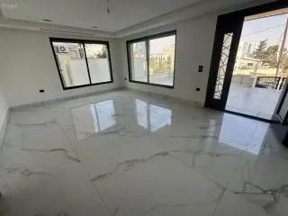 الصورة 2 من 12